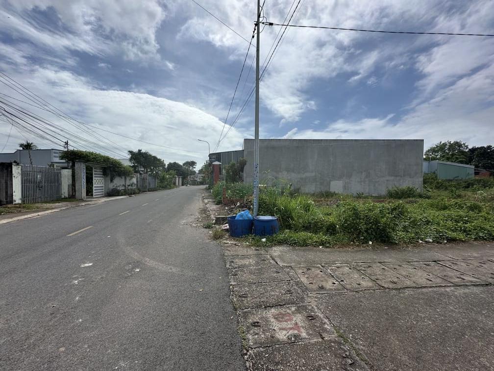 Bán đất Long Điền giá rẻ mặt tiền bê tông 5m gần TL 44B  chỉ 900 triệu